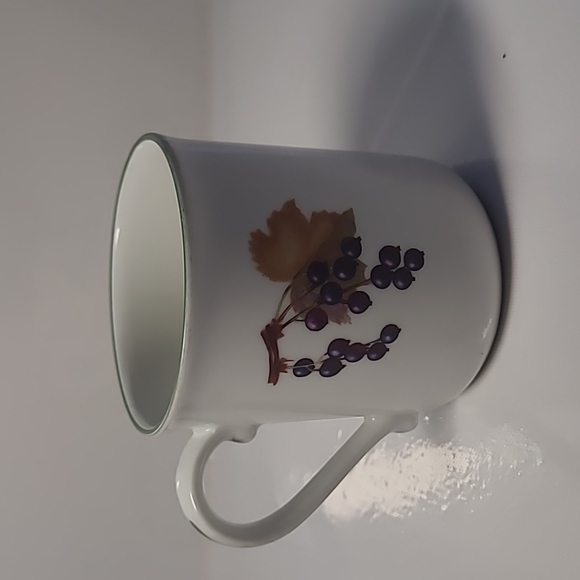 Royal worcester evesham vale coffee mugcup   made in England - Picture 4 of 4